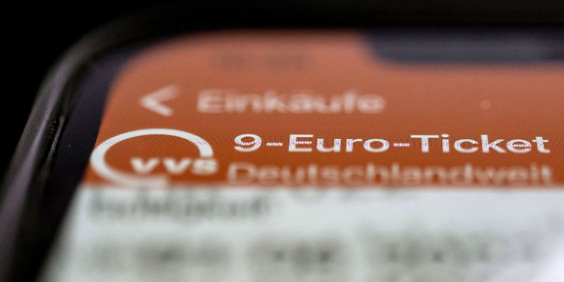 9_Euro_Ticket © Foto Marijan Murat_dpa.jpg